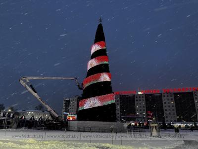 Самая "ідэалагічна правільная" навагодняя ялінка - сёлета ў Віцебску