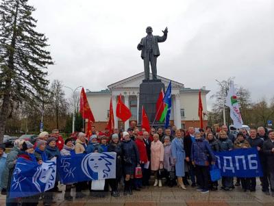 Сёлета ў Віцебску 7 лістапада камуністы адзначалі разам з прадстаўнікамі праўладных партый