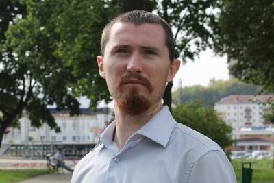“Экстрэмісцкімі” прызналі Youtube-каналы блогера-палітвязня Дзмітрыя Казлова
