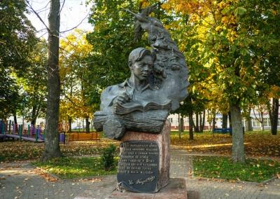 Зноў перанясуць помнік Караткевічу?