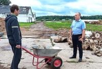 Асобаў, якія стаяць а ўліку ў КВІ, накіравалі разбіраць закінутыя фермы ў Віцебскім раёне