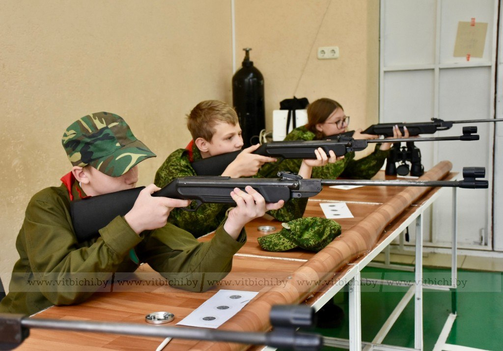 IУлады анансавалі ваенна-палявыя зборы для дзесяцікласнікаў. Яны закрануць і падлеткаў Віцебшчыны