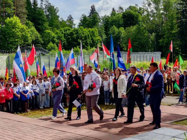 IРыторыка пра “Курган Дружбы” змянілася: цяпер пра “варожую” Латвію не згадваюць, а толькі нахвальваюць “расейска-беларускую еднасць”